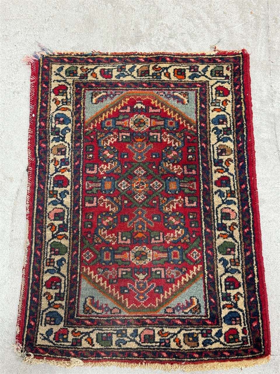 Oriental Rug 23.75" X 33.25"