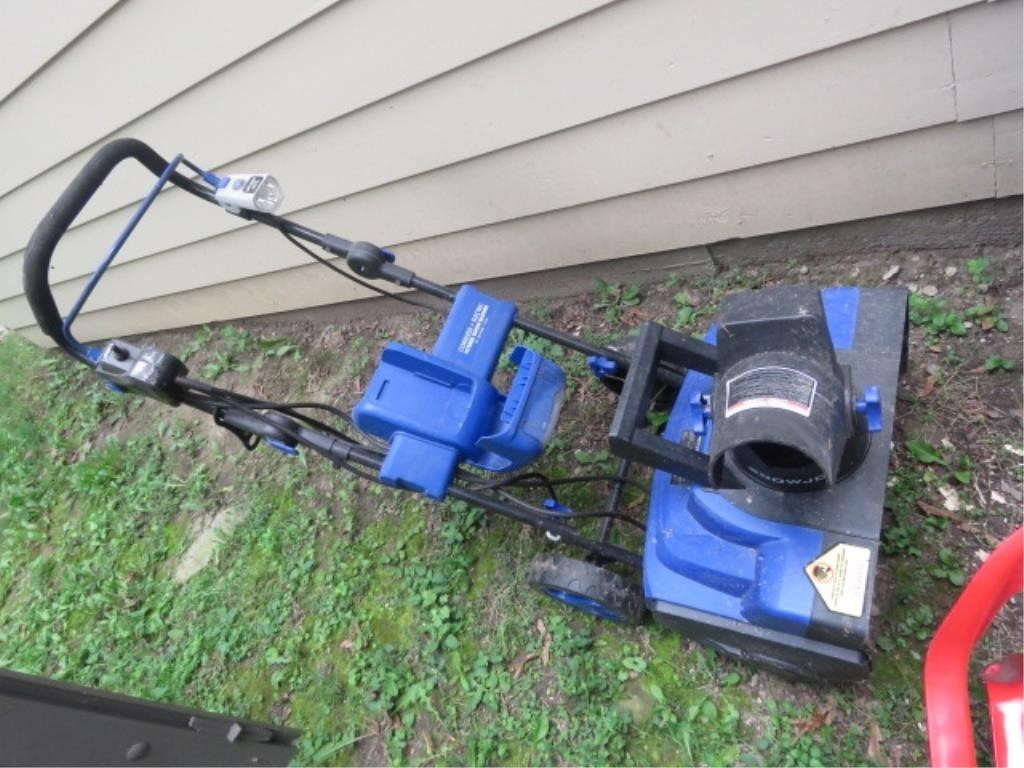 SNOWJOE BATTERY OPERATED SNOWBLOWER