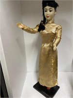 Vintage Collectile Vietnamese Doll   k