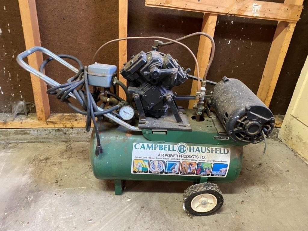 8 gal. air compressor in working order