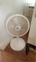 LASKO FLOOR FAN