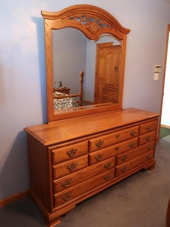 Richardson Bros. Oak Dresser w/Beveled Mirror