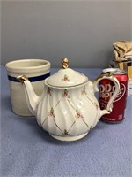 San Francisco Music Box Teapot