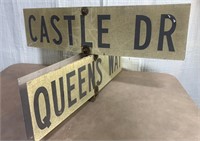 Castle Dr & Queens Way Street Cross Sign