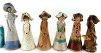 Lot de 6 figurines signées en poterie artisanale