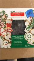 NEW Christmas cookie cutter set