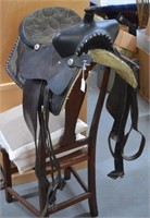 WESTERN HORSE RIDING SADDLE W SILVERED DETAILS