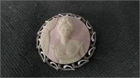 VINTAGE CAMEO BROACH / PIN 1.75" ROUND