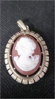 VINTAGE CAMEO PENDANT 1.25" X 1.75"