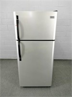 Frigidaire Refrigerator Freezer - Powers Up