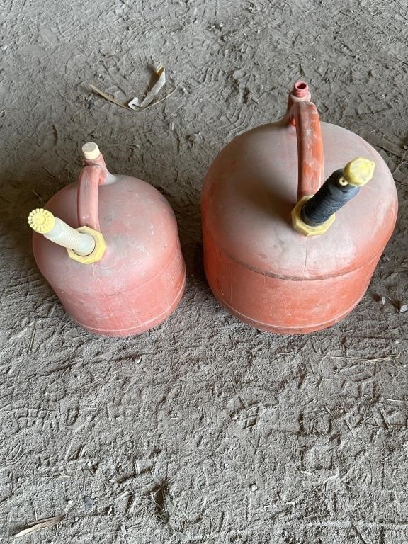 5 gal gas can and 2 gal gas can