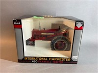 Diecast Metal 1/16 International Harvester 450