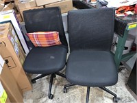 LOT OF 2 OFFICE CHAIRS