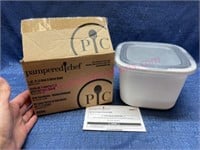 New Pampered Chef 1-qt cool & serve bowl in box