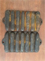 2 Vintage Cast Iron Mini Corn Stick Cornbread Pans