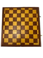 Wooden Chess board that folds w/chess pieces.