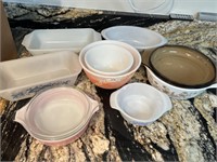 Pyrex Dishes, Bread Dishes & Bowls