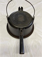 Favorite-Piqua-Ware waffle iron with high stand