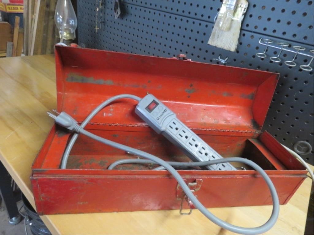TOOLBOX WITH EXTENSION CABLE