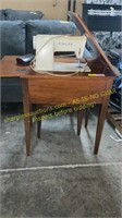 Singer Sewing Machine w/Cabinet/chair