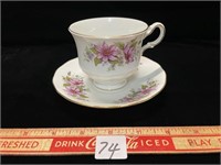 PRETTY QUEEN ANNE TEA CUP AND SAUCER