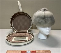 NEAT VINTAGE LADIES HAT WITH CASE