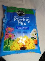 Miracle Gro 1 Cu. Ft. Of Potting Mix