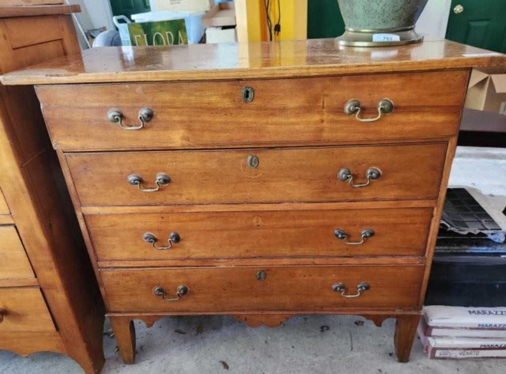 EARLY MAPLE 4 DRAWER DRESSER