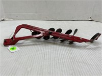 ERTL INTERNATIONAL 5 BOTTOM METAL TOY PLOW