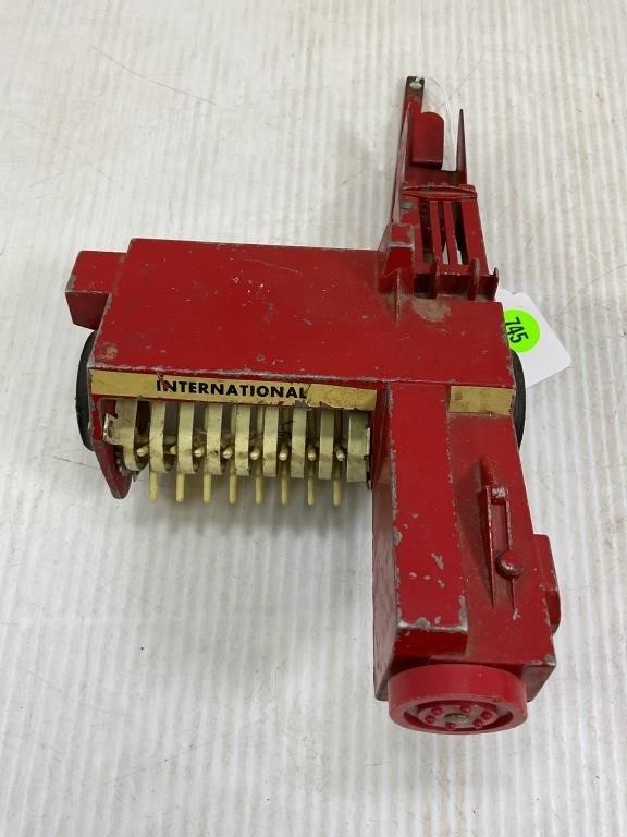 ERTL INTERNATIONAL METAL TOY BAILER