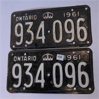 Pair Ontario 1961 Licence Plates(934096)
