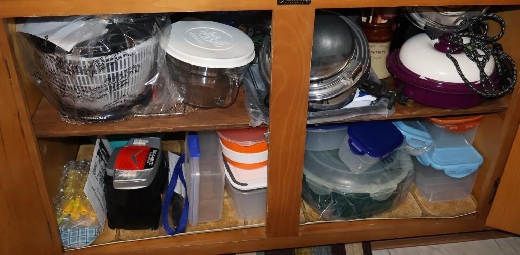 Contents of Kitchen Cabinet