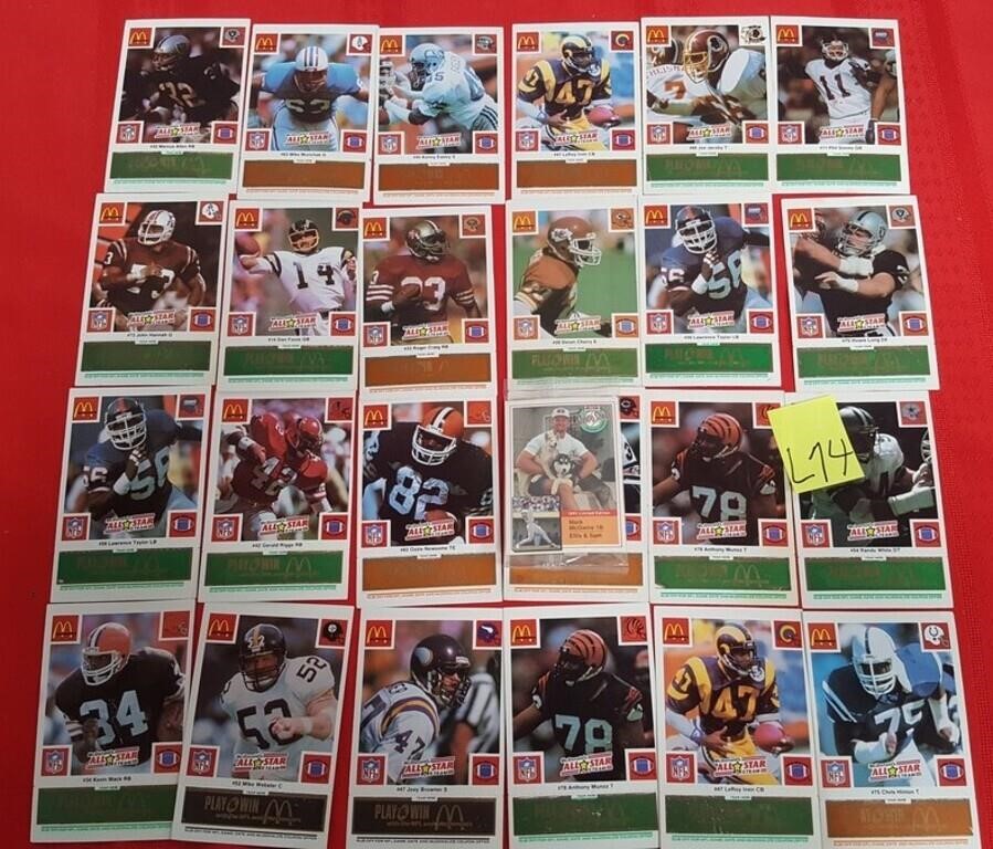 11 - LOT OF COLLECTIBLE FOOTBALL CARDS (L14)