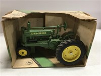 Ertl 1/16 Scale John Deere A With Box