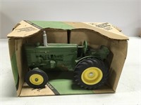 NIB Ertl 1/16 Scale John Deere M Tractor