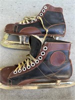 Vtg Union Hardware Ice Skates w/ Lining