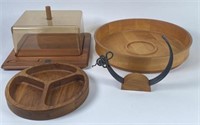 GROUPING OF TEAK SERVING ITEMS