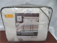 HOME TRENDS PLUSH REVERSIBLE COMFORTER DBL/QUEEN