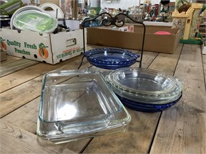 Glass Pie Plates, Cassarole Pans & Holder