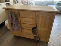 OAK COLORED KITCHEN ISLAND / BAR