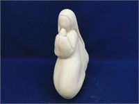 Praying Lady Sculpture