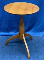 Small Round Shaker Table