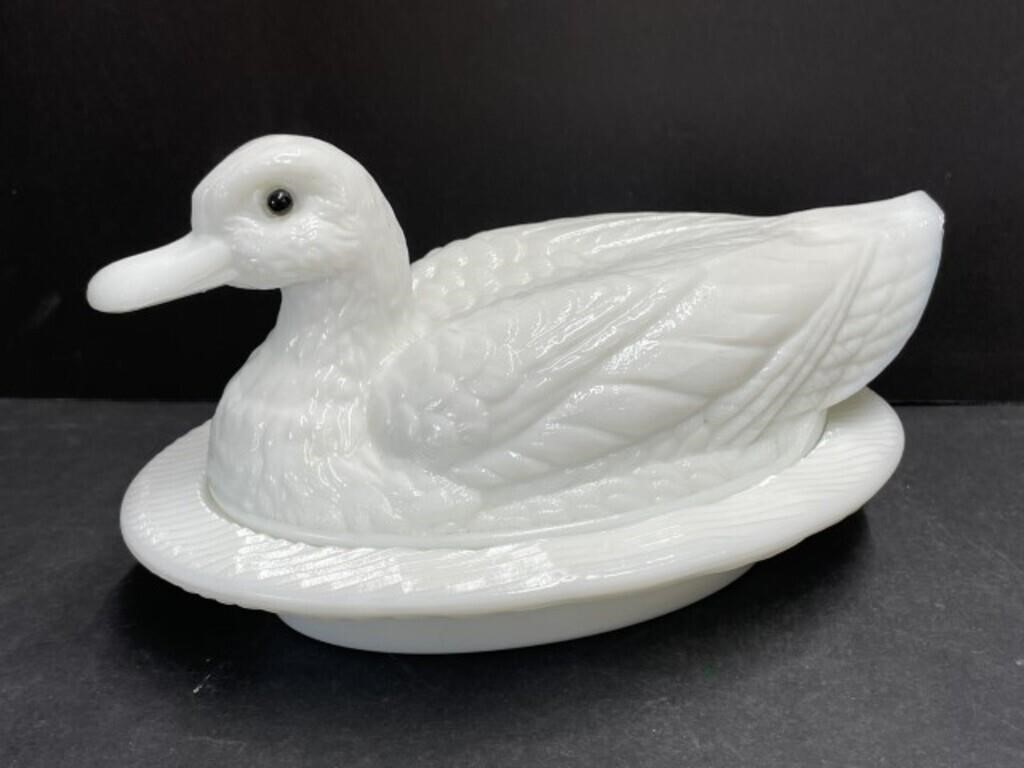 Westmoreland Milk Glass Nesting Duck - Stamped