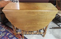 Mahogany gate leg pie crust drop leaf table