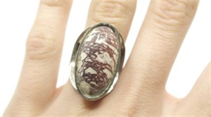 STERLING RING W/ STONE LIKE INSERT SIZE 6