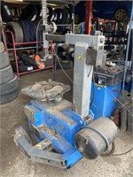 Tyre fitting machine in good working order