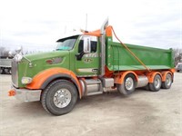 2015 Peterbilt 567 Tri/A Dump Truck 1NPCXPTX0FD294
