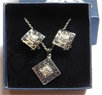New Crystal Gift Set. Necklace, Chain & Earrings