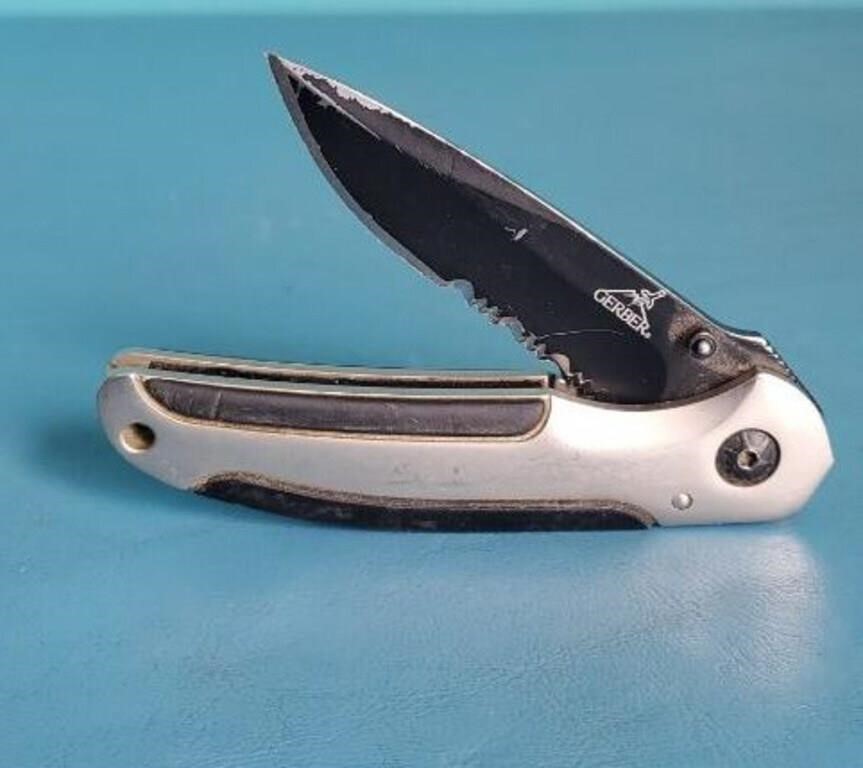 Gerber folding pocket knife w/clip,4"closed