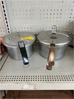 2 pressure cookers